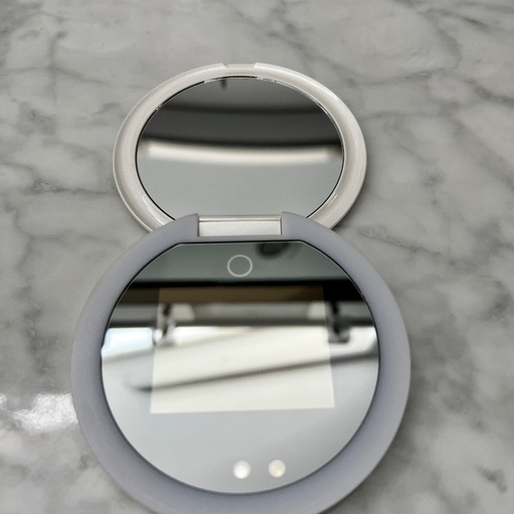 FENCHILIN Travel Compact Mirror with UV Camera for Sunscreen Test - Picture 8 of 8